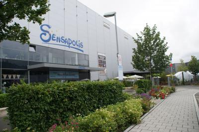 Sindelfigen: Deckenleuchte im Sensapolis faengt Feuer.